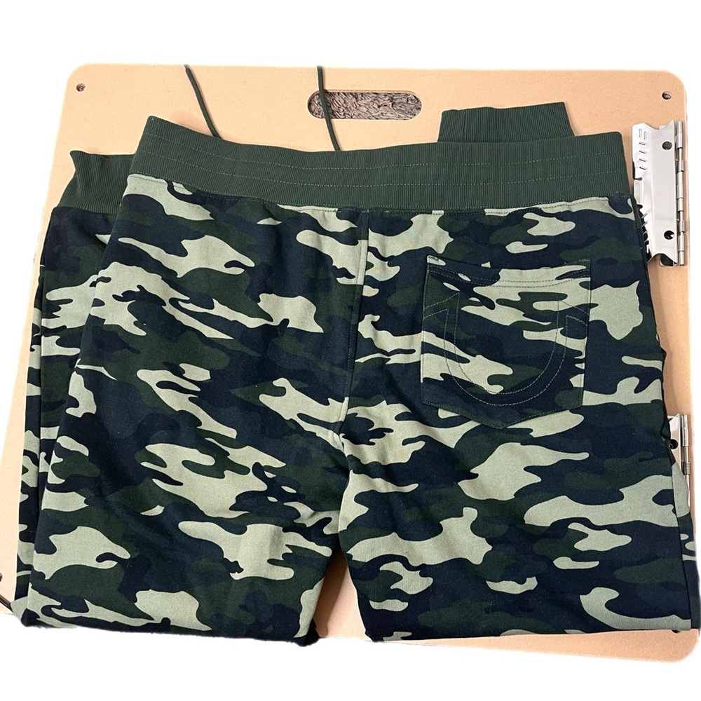 Camo True Religion Men’s Joggers - Picture 2 of 4